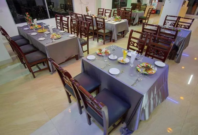 هتل Progati Inn
