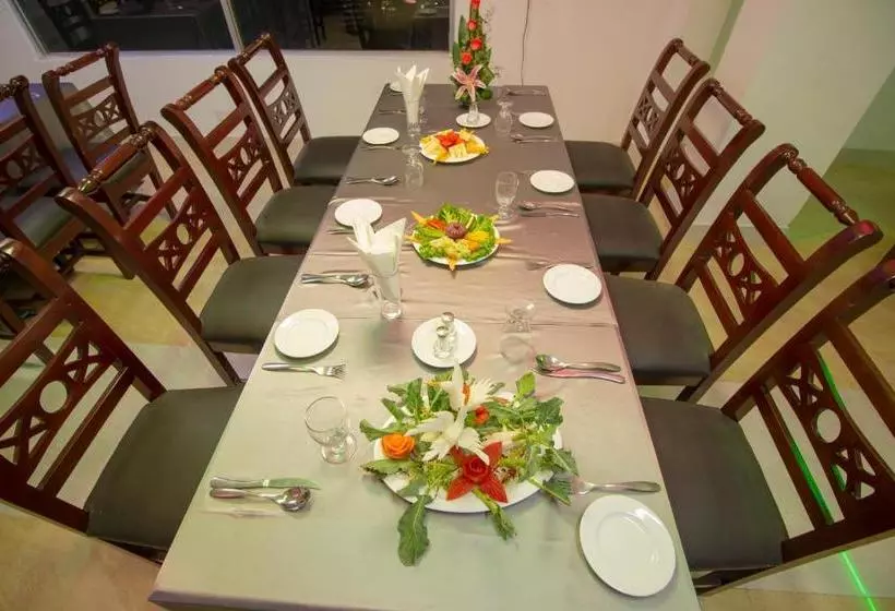 هتل Progati Inn