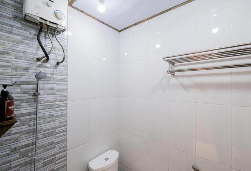 فندق Reddoorz At Omahku Guest House Batu