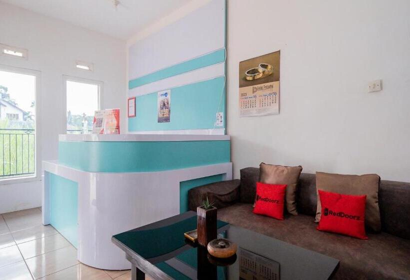 فندق Reddoorz At Omahku Guest House Batu