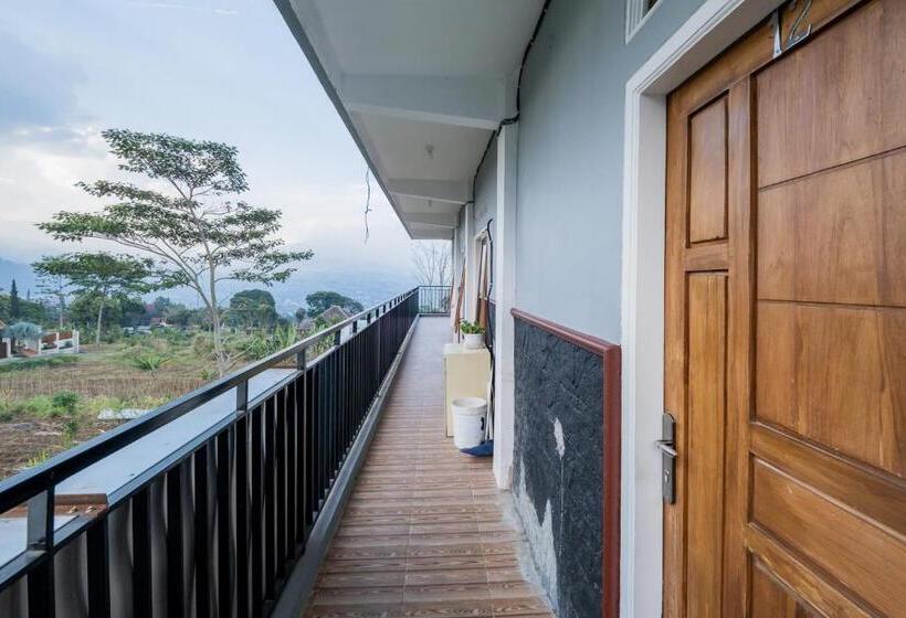 فندق Reddoorz At Omahku Guest House Batu
