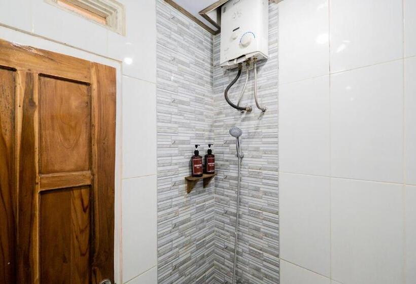 فندق Reddoorz At Omahku Guest House Batu