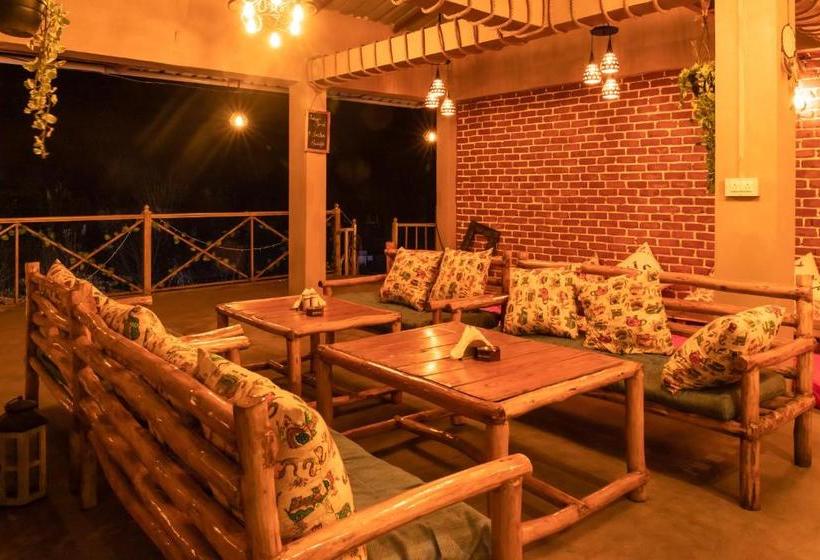 Mazel Tov Hostel Tirthan