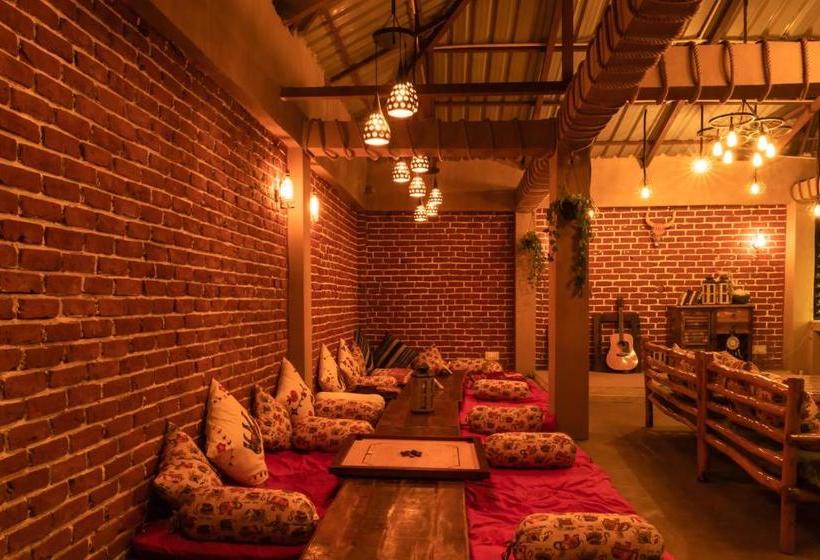 Mazel Tov Hostel Tirthan