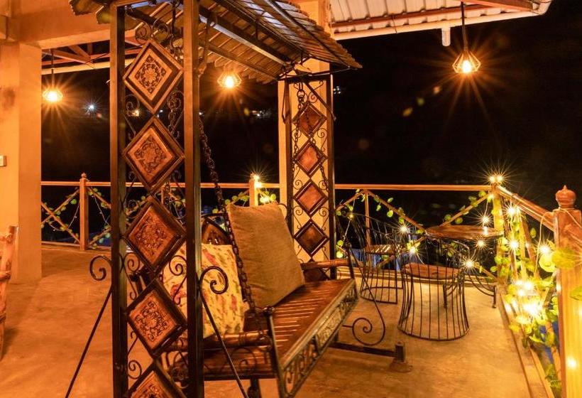 Mazel Tov Hostel Tirthan