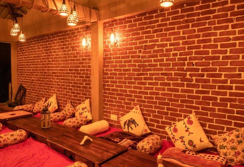 Mazel Tov Hostel Tirthan