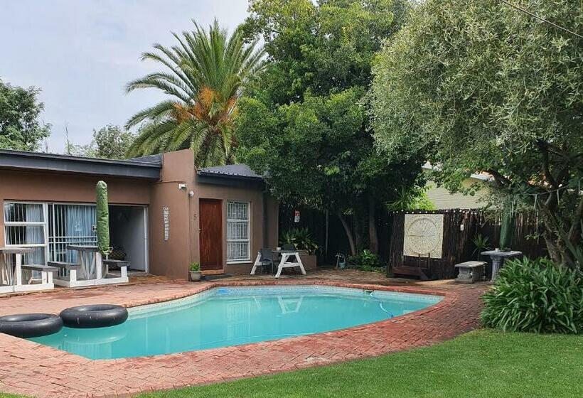 Pensjonat Heidi's Place Guesthouse