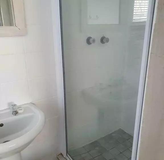 پانسیون Heidi's Place Guesthouse