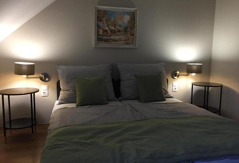 مبيت وإفطار Kikerics Vendégház