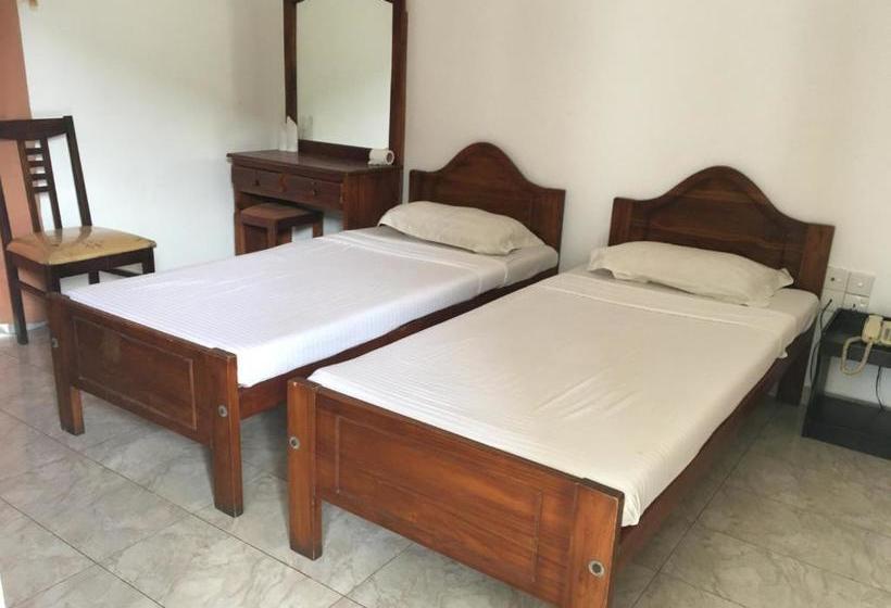 فندق Chilaw City