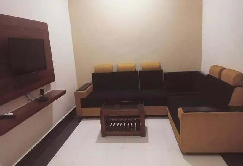 ホテル Faiz Residency