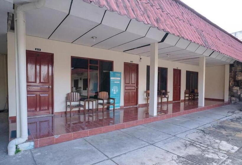 בית מלון כפרי Reddoorz Near Kampus 3 Uty Yogyakarta