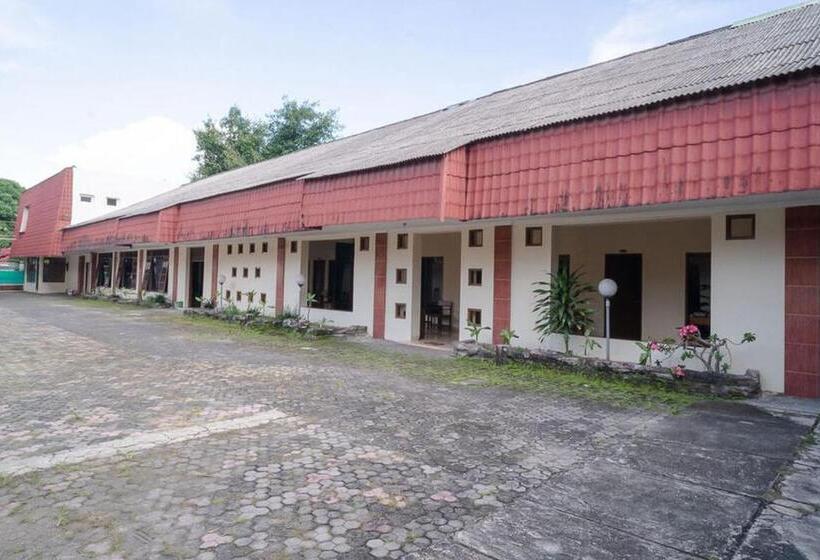 בית מלון כפרי Reddoorz Near Kampus 3 Uty Yogyakarta