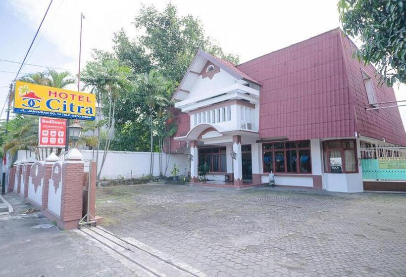 בית מלון כפרי Reddoorz Near Kampus 3 Uty Yogyakarta