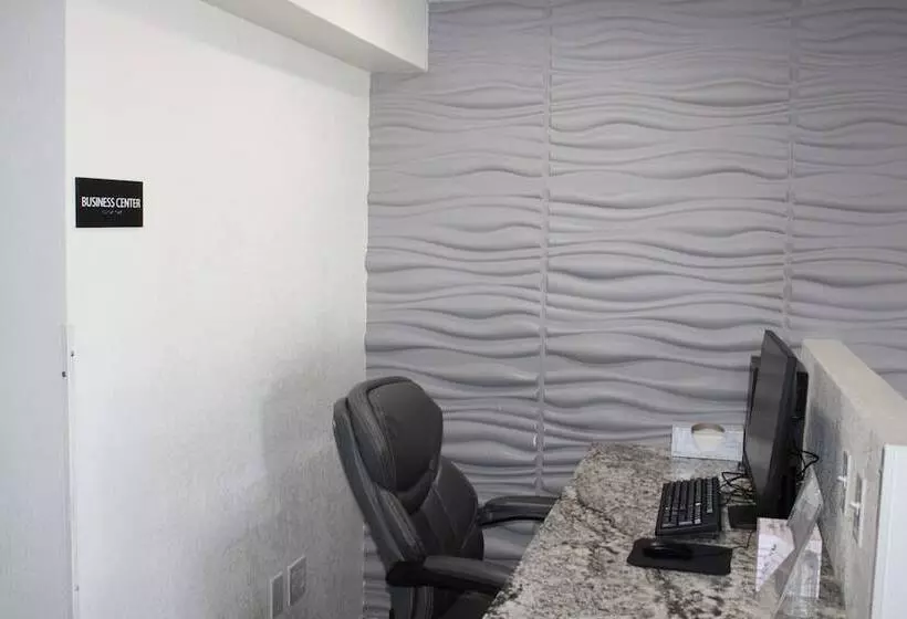 Hotelli Super 8 By Wyndham Morganton