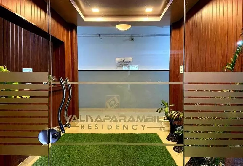 ホテル Valiyaparambil Residency