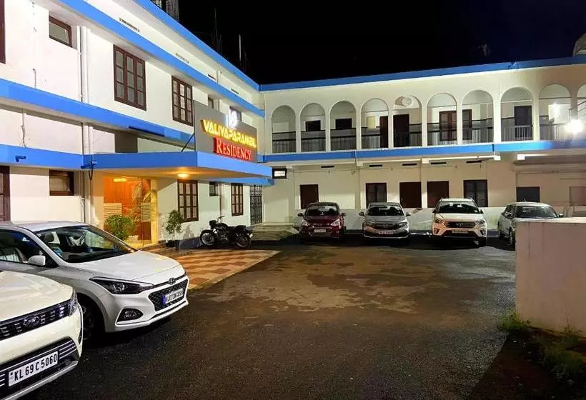 ホテル Valiyaparambil Residency
