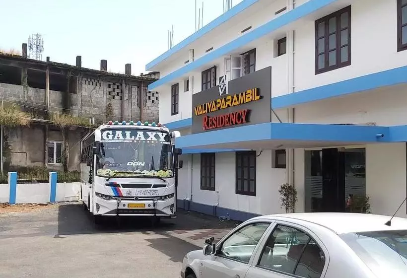 ホテル Valiyaparambil Residency