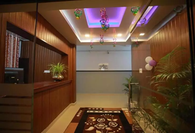 ホテル Valiyaparambil Residency