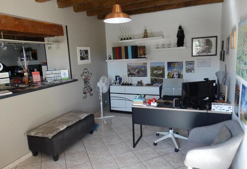 ペンション Aux Champs Des Châteaux