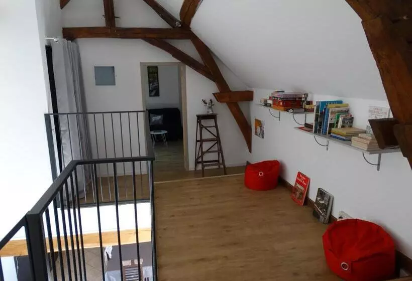 Majatalo Aux Champs Des Châteaux