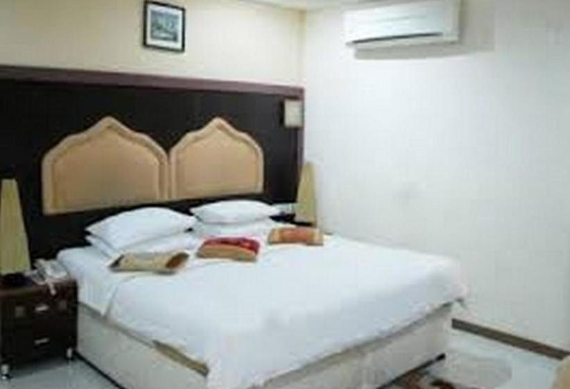 پانسیون Room In Lodge - Sdm Tavern Hotelsuper Comfort Hospitality