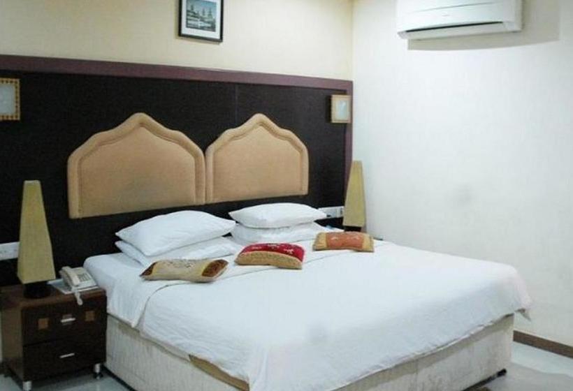 پانسیون Room In Lodge - Sdm Tavern Hotelsuper Comfort Hospitality