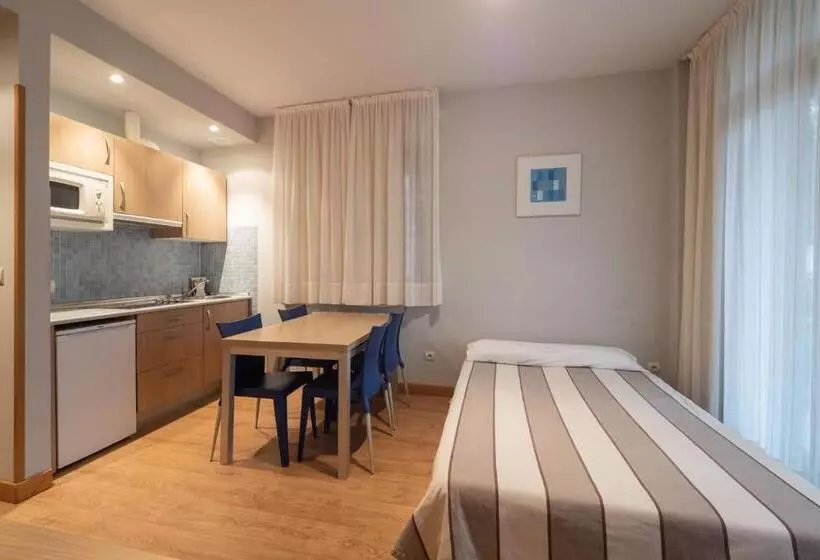 ユースホステル Posada La Robla