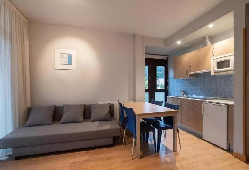 ユースホステル Posada La Robla