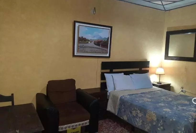 تختخواب و صبحانه Antigua House