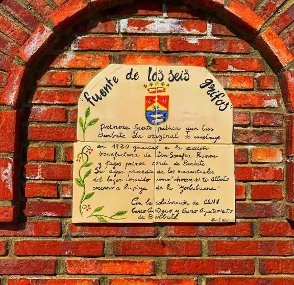 Hotelli 6 Grifos Habitaciones Turísticas