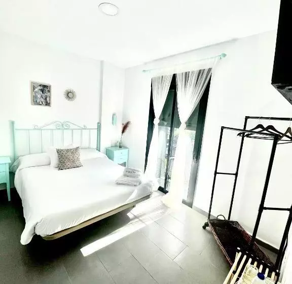 Hotelli 6 Grifos Habitaciones Turísticas