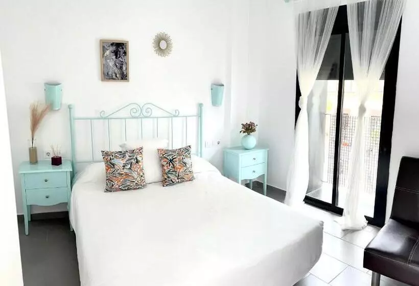 Hotelli 6 Grifos Habitaciones Turísticas