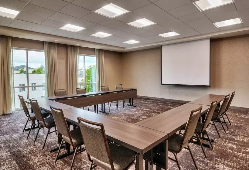 Hotelli Courtyard By Marriott Atlanta Duluth Downtown