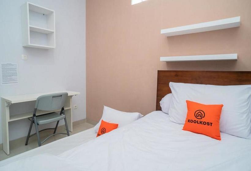 Hôtel Koolkost Syariah At Jl Danau Towuti Benhil  Minimum Stay 30 Nights