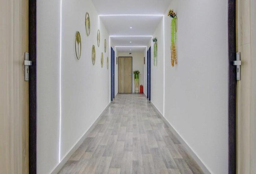 هتل Oyo 79075 Safal Rooms