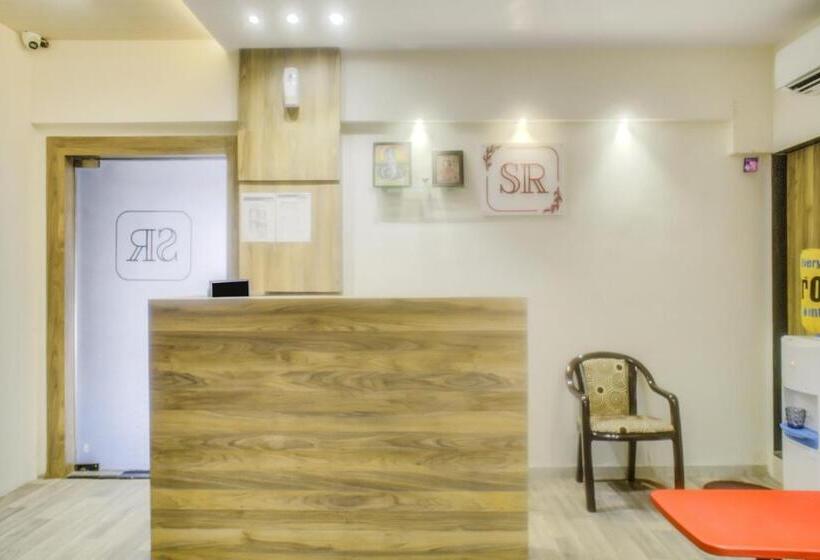 هتل Oyo 79075 Safal Rooms