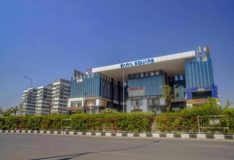 هتل Oyo 79075 Safal Rooms