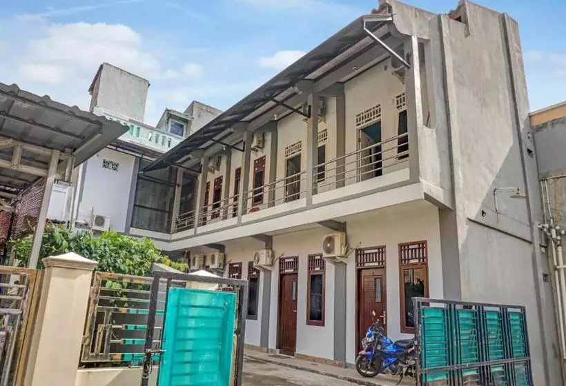 Hotelli Oyo 90314 Stadion Guesthouse Syariah