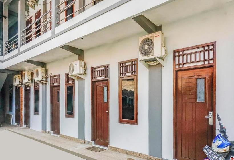 فندق Oyo 90314 Stadion Guesthouse Syariah