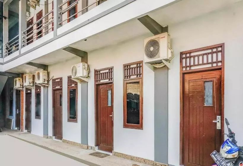 Hotelli Oyo 90314 Stadion Guesthouse Syariah