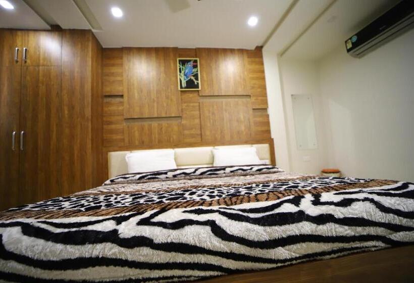 هتل Royal Phoenix