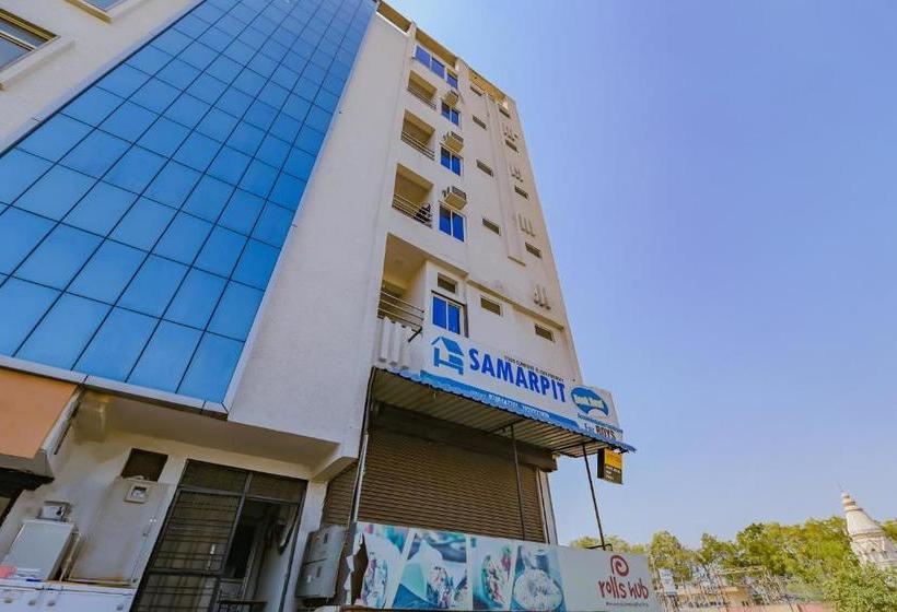 فندق Spot On 79303 Samarpit Residency