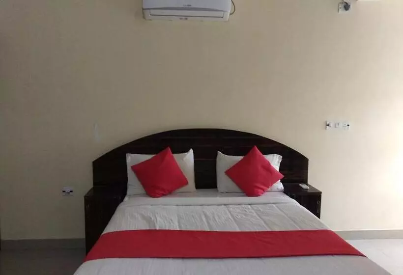 ホテル Staymaker Srinivasa Residency