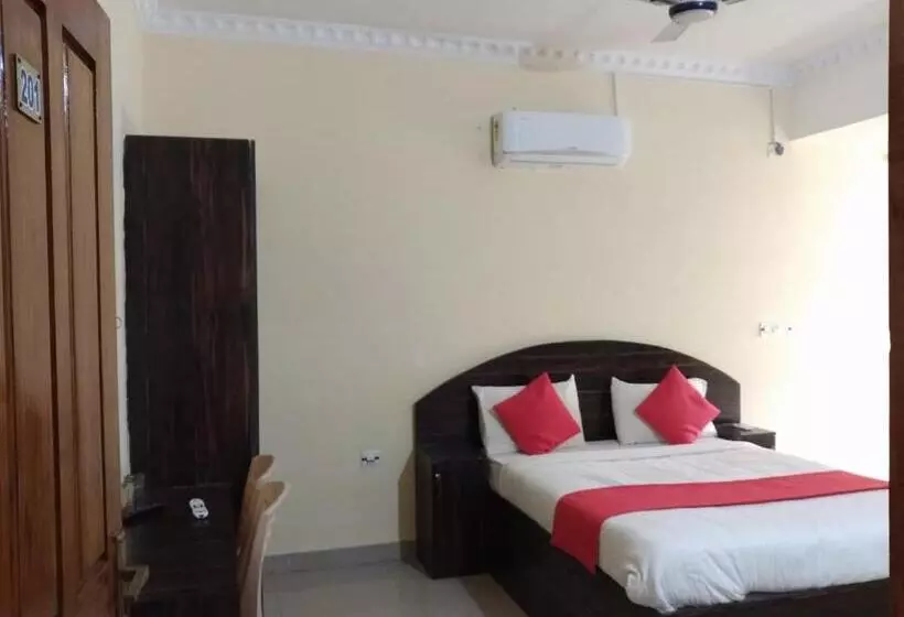 ホテル Staymaker Srinivasa Residency