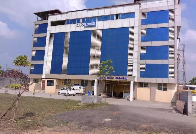 ホテル Staymaker Srinivasa Residency