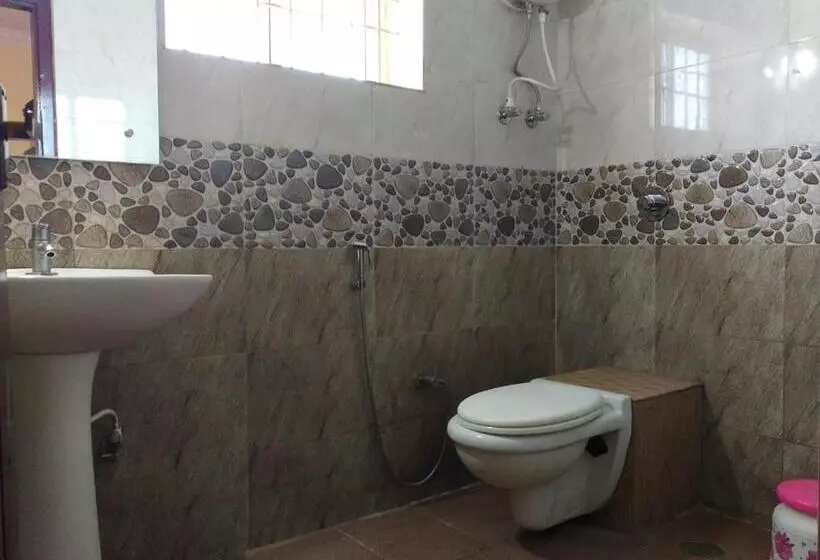 ホテル Staymaker Srinivasa Residency