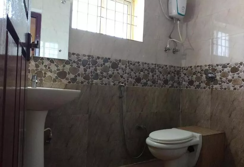 ホテル Staymaker Srinivasa Residency