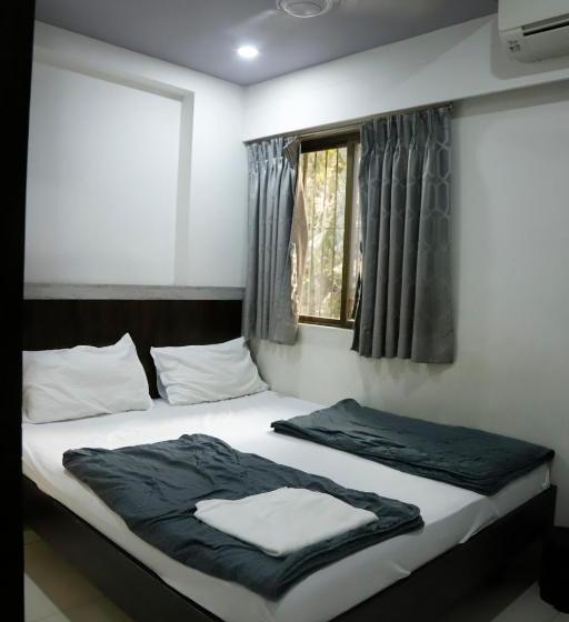 בית מלון כפרי White Rose