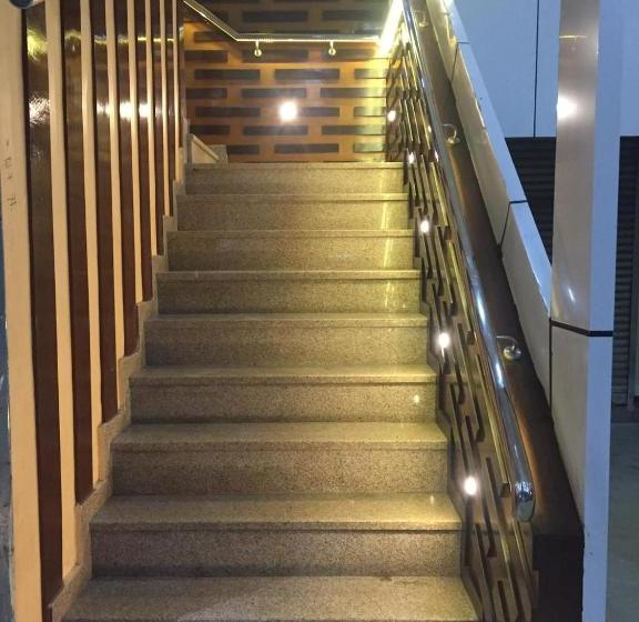 בית מלון כפרי White Rose